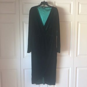 Shein 3xl hunter green velvet dress.